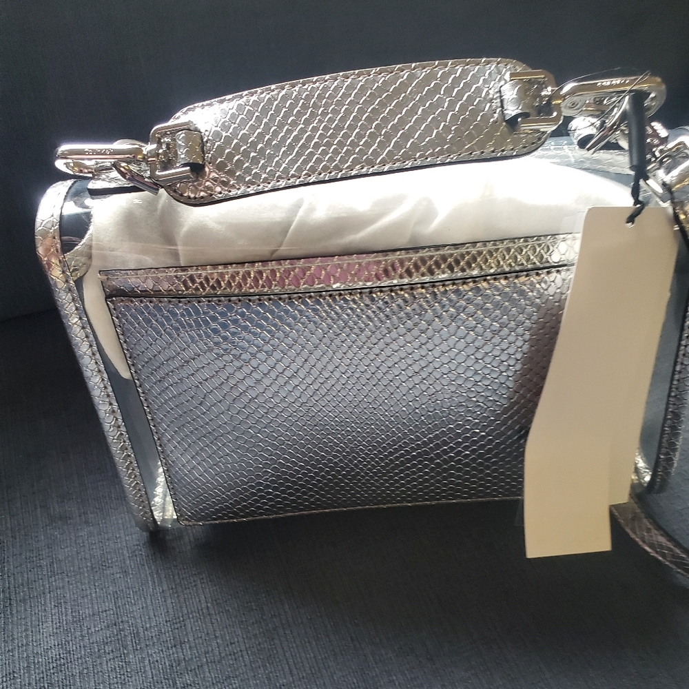 Calvin Klein The Statement Series - Picture 5 of 15